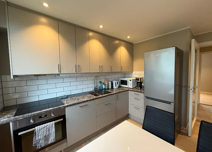 Modern Apartment With Free Parking